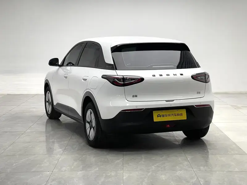 2025 Geely Starry Wish с пробегом 24 700 км