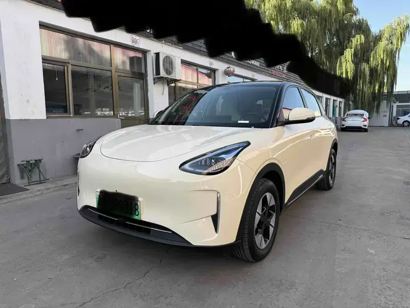2025 Geely Starry Wish с пробегом 12 000 км