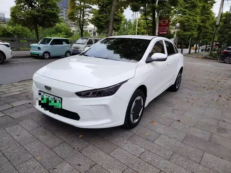 2024 Geely A с пробегом 30 000 км