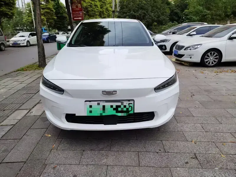 2024 Geely A с пробегом 30 000 км
