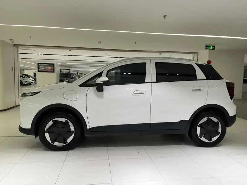2024 Geely E Firefly с пробегом 32 000 км