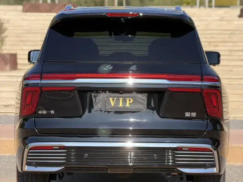 2022 Hongqi Guoyao с пробегом 10 000 км