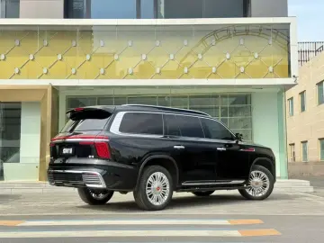 2022 Hongqi Guoyao с пробегом 14 000 км