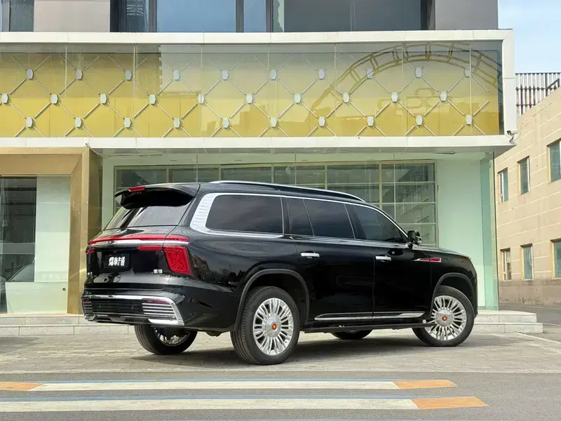 2022 Hongqi Guoyao с пробегом 14 000 км