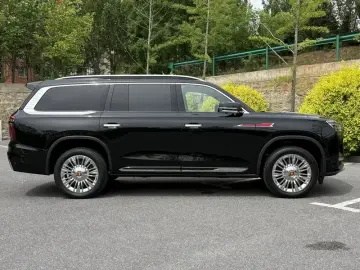 2022 Hongqi Guoyao с пробегом 900 км