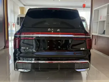 2022 Hongqi Guoyao с пробегом 200 км