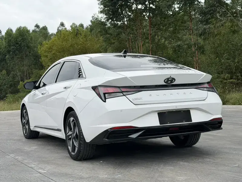 2021 Hyundai Elantra Plug-in Hybrid с пробегом 68 000 км