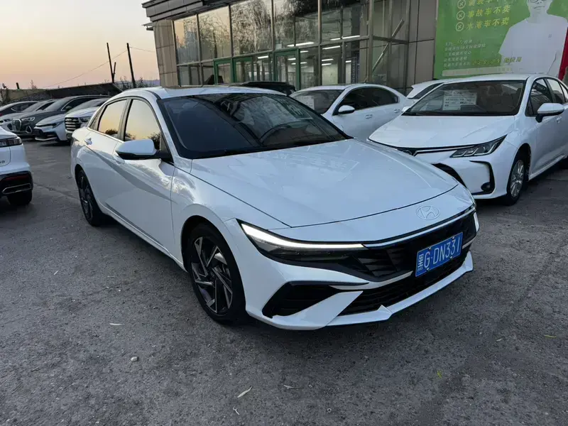 2023 Hyundai Elantra Plug-in Hybrid с пробегом 16 000 км