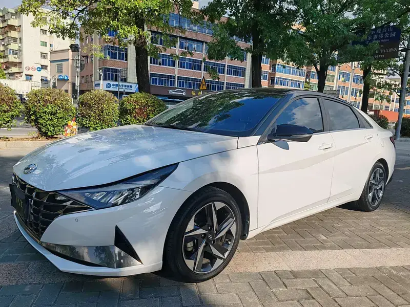 2021 Hyundai Elantra Plug-in Hybrid с пробегом 65 000 км