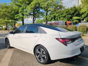 2021 Hyundai Elantra Plug-in Hybrid с пробегом 65 000 км