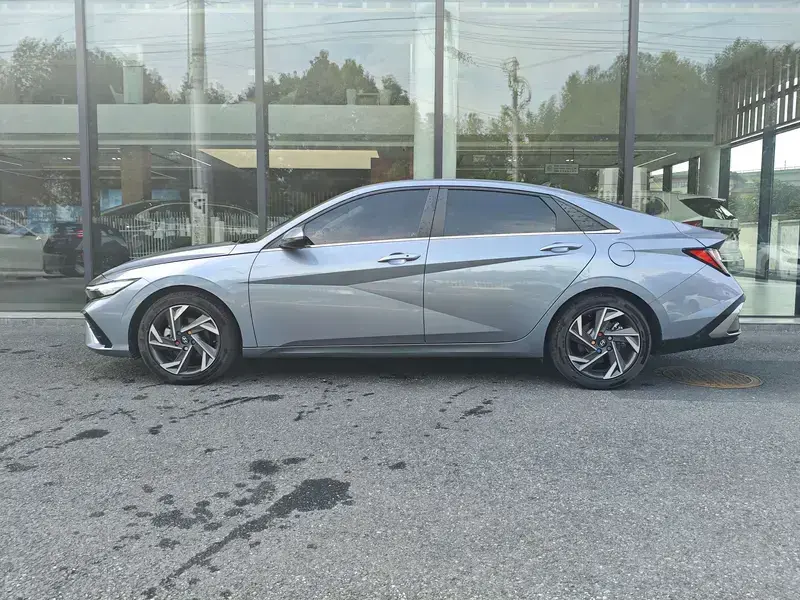 2023 Hyundai Elantra Plug-in Hybrid с пробегом 13 400 км