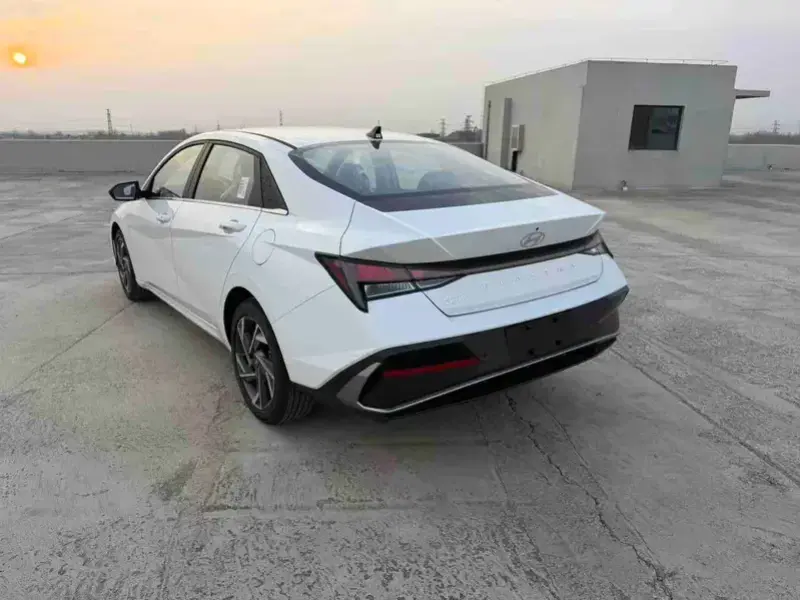 2026 Hyundai Elantra Plug-in Hybrid с пробегом 100 км
