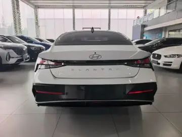 2023 Hyundai Elantra Plug-in Hybrid с пробегом 30 000 км