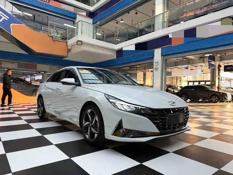 2022 Hyundai Elantra Plug-in Hybrid с пробегом 34 000 км