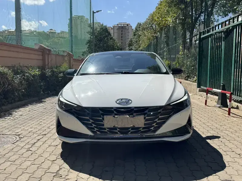 2021 Hyundai Elantra Plug-in Hybrid с пробегом 42 000 км