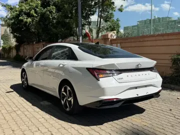 2021 Hyundai Elantra Plug-in Hybrid с пробегом 42 000 км