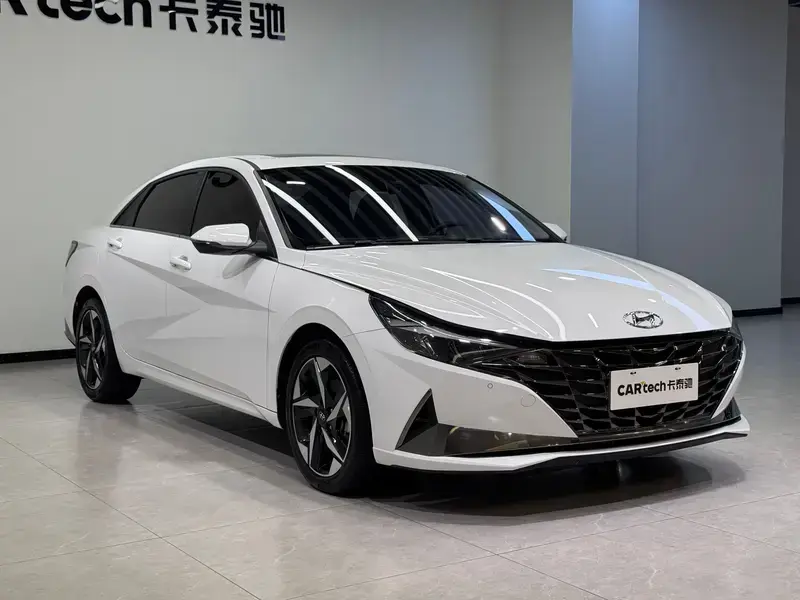 2022 Hyundai Elantra Plug-in Hybrid с пробегом 9 000 км