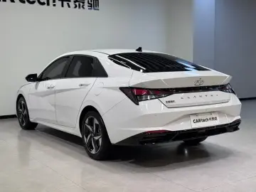2022 Hyundai Elantra Plug-in Hybrid с пробегом 9 000 км