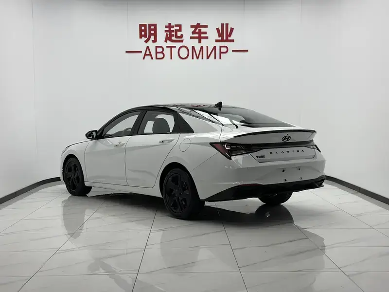 2022 Hyundai Elantra Plug-in Hybrid с пробегом 15 000 км