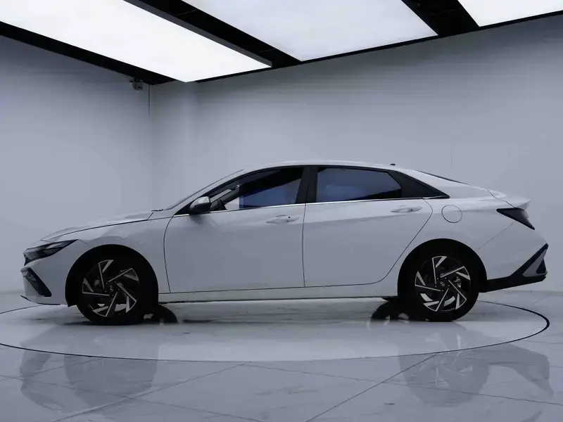 2023 Hyundai Elantra Plug-in Hybrid с пробегом 41 300 км
