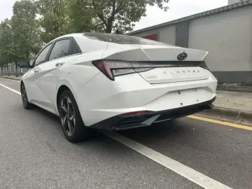 2021 Hyundai Elantra Plug-in Hybrid с пробегом 50 000 км