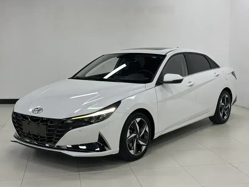 2022 Hyundai Elantra Plug-in Hybrid с пробегом 27 000 км