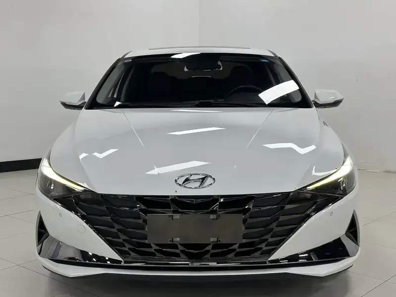 2022 Hyundai Elantra Plug-in Hybrid с пробегом 27 000 км