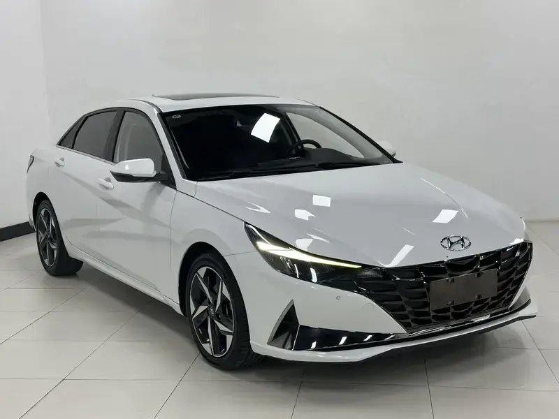 2022 Hyundai Elantra Plug-in Hybrid с пробегом 27 000 км