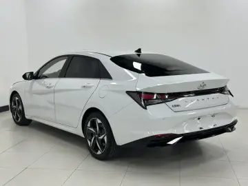 2022 Hyundai Elantra Plug-in Hybrid с пробегом 27 000 км