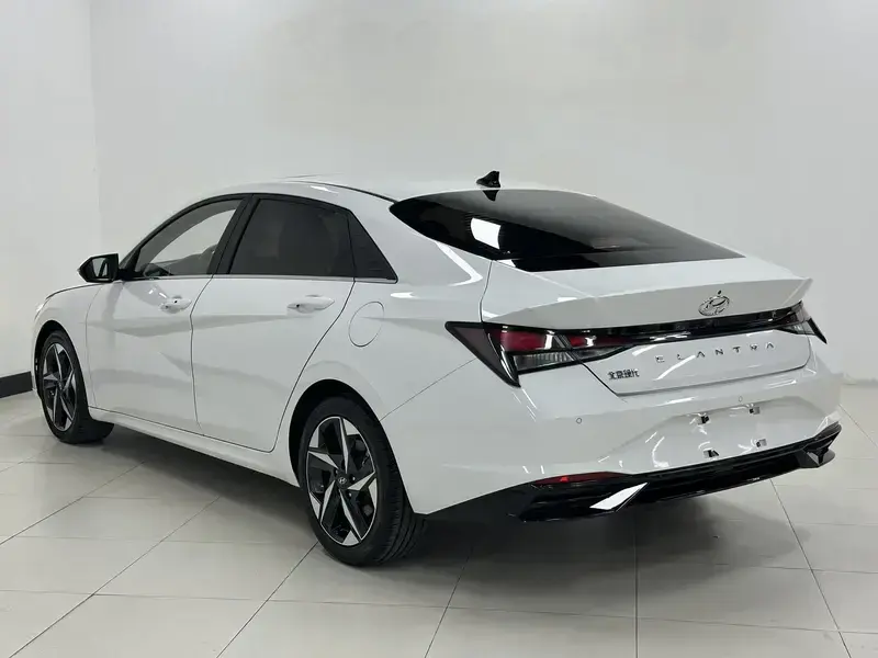 2022 Hyundai Elantra Plug-in Hybrid с пробегом 27 000 км