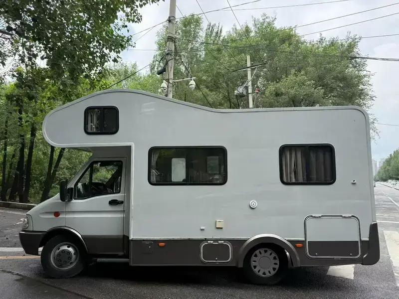 2011 Iveco Bodhi с пробегом 80 000 км