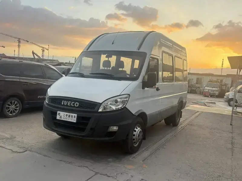 2017 Iveco Bodhi с пробегом 100 000 км