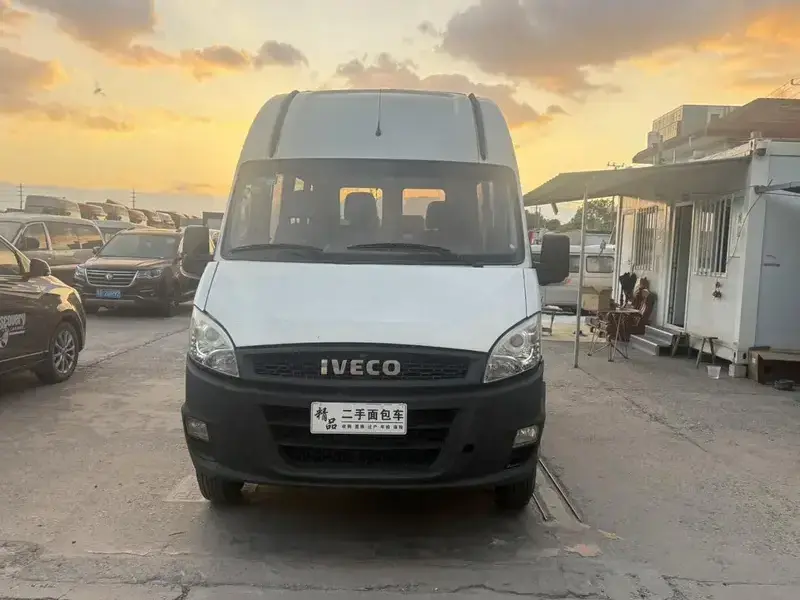 2017 Iveco Bodhi с пробегом 100 000 км