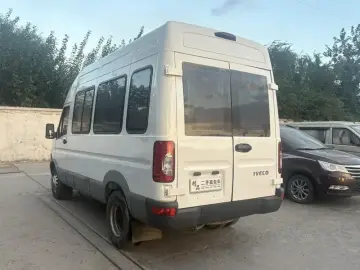 2017 Iveco Bodhi с пробегом 100 000 км