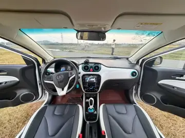 2015 JAC JAC iEV с пробегом 45 000 км