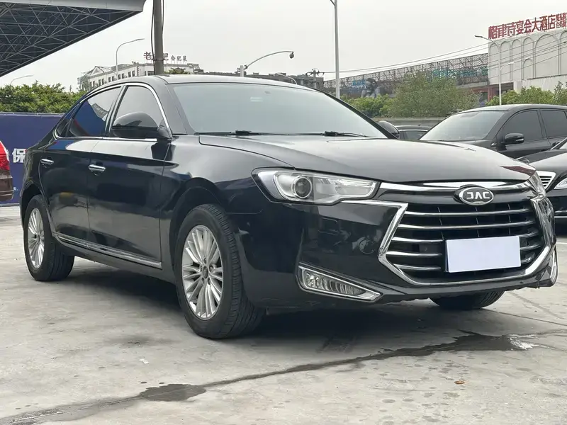 2017 JAC JAC Refine A60 с пробегом 70 000 км