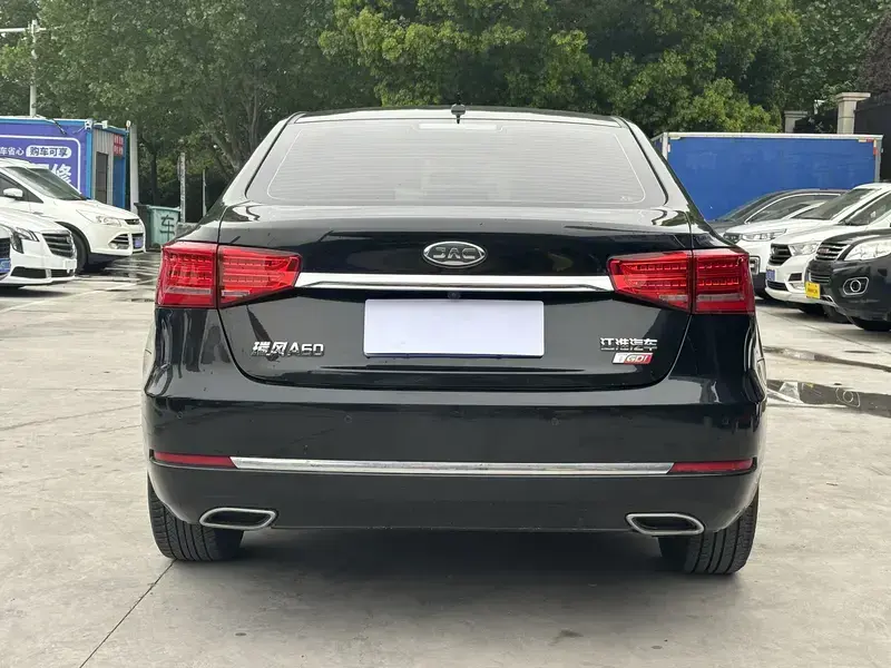 2017 JAC JAC Refine A60 с пробегом 70 000 км