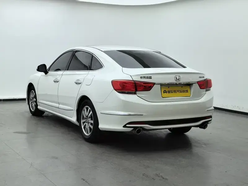 2015 Honda Spirior с пробегом 85 300 км