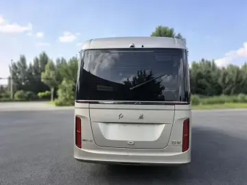2024 Hongqi Guoyue с пробегом 12 000 км