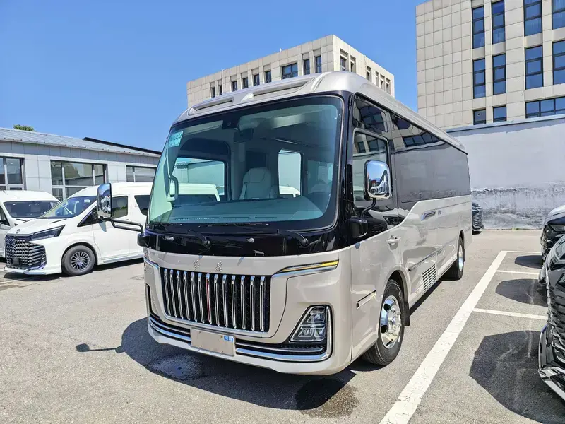 2024 Hongqi Guoyue с пробегом 18 000 км