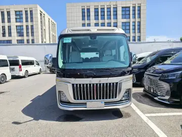 2024 Hongqi Guoyue с пробегом 18 000 км