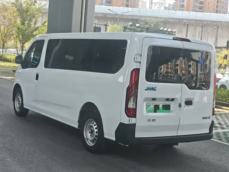 2025 JMC E-Fushun с пробегом 18 000 км