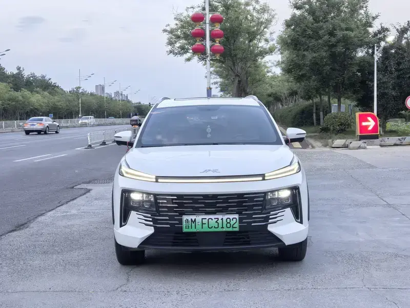 2023 JAC JAC QX PHEV с пробегом 43 000 км