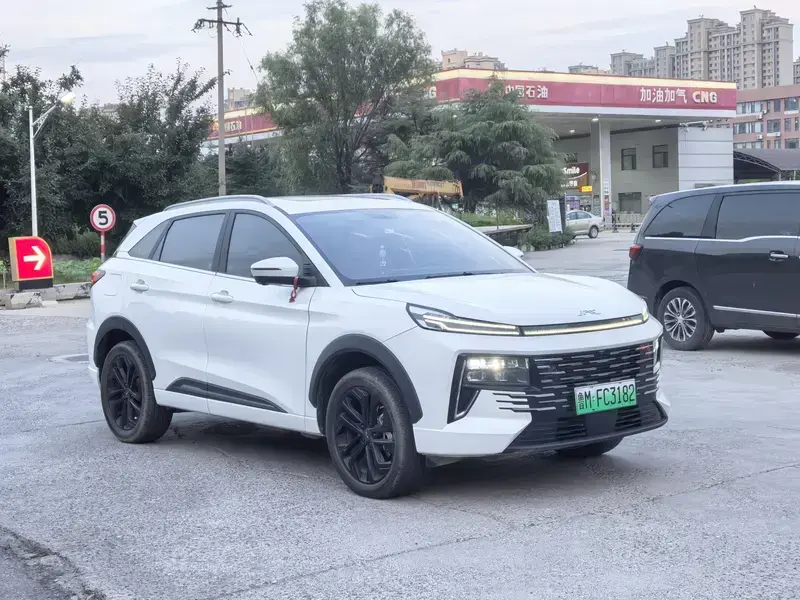 2023 JAC JAC QX PHEV с пробегом 43 000 км
