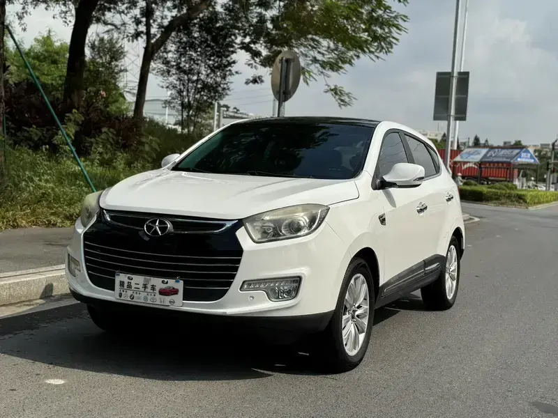 2015 JAC Refine S5 с пробегом 80 000 км