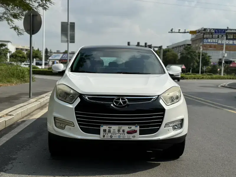 2015 JAC Refine S5 с пробегом 80 000 км