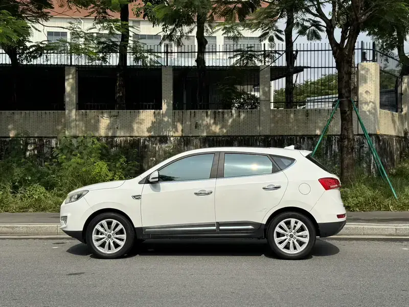 2015 JAC Refine S5 с пробегом 80 000 км