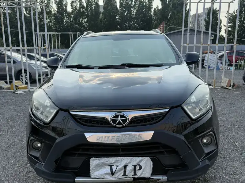 2013 JAC Refine S5 с пробегом 130 000 км