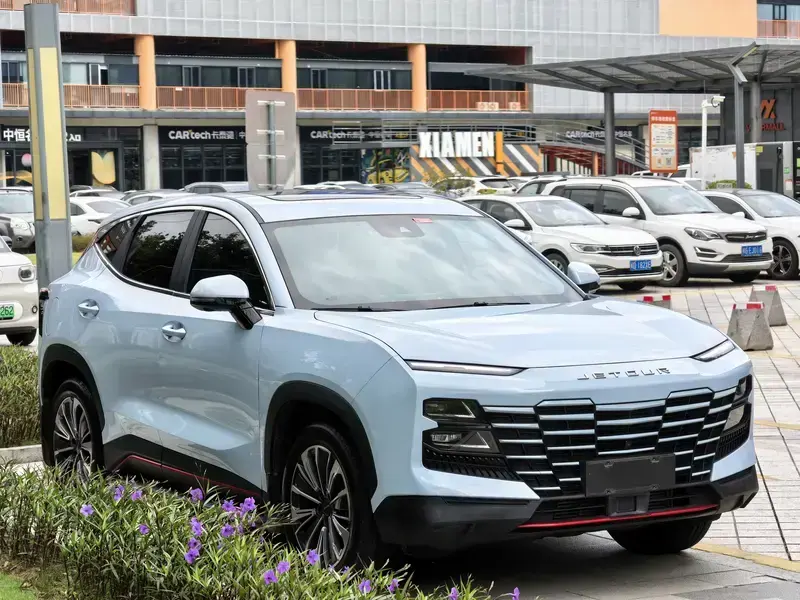 2024 JETOUR Dasheng i-DM с пробегом 26 000 км
