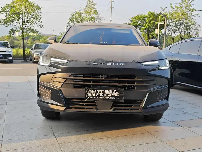 2025 JETOUR Dasheng i-DM с пробегом 23 000 км